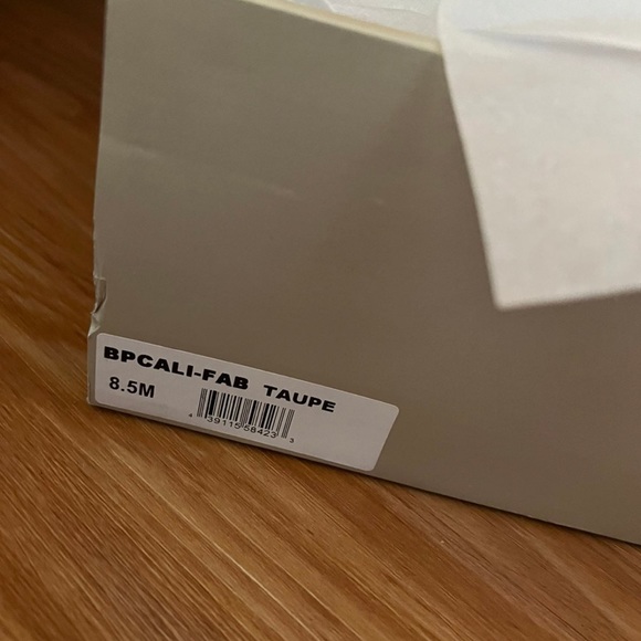 Boots - Picture 4 of 5